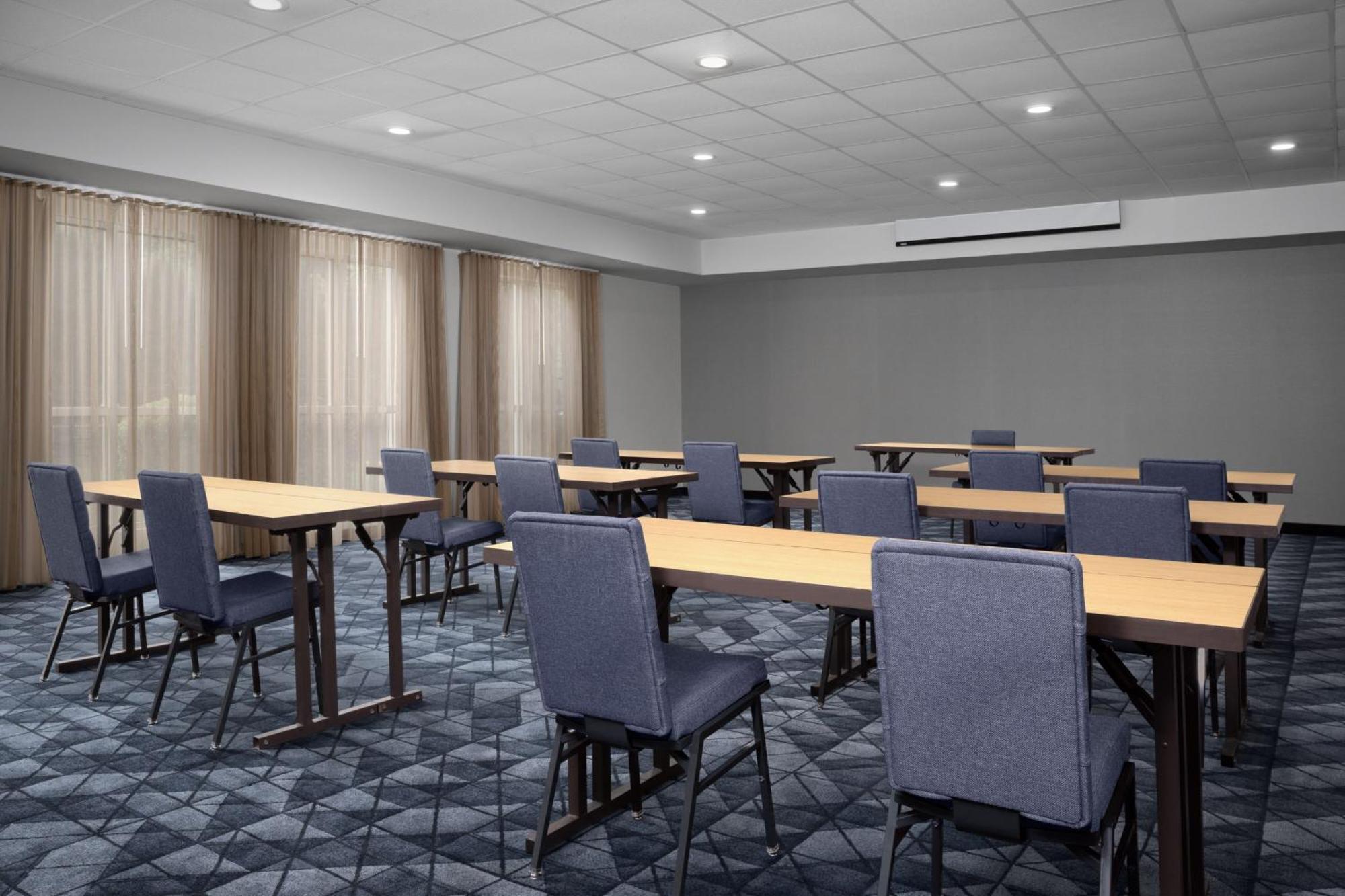 Courtyard By Marriott Philadelphia Bensalem Hotel Buitenkant foto