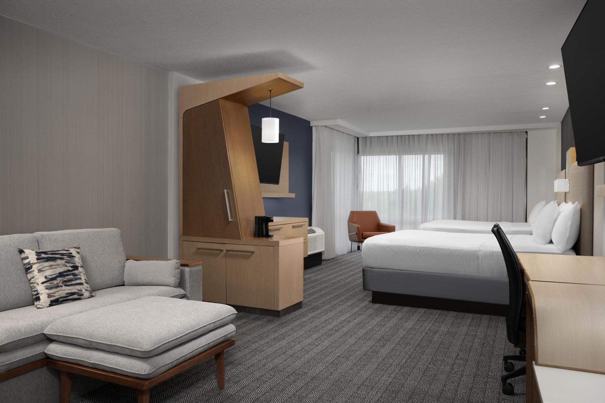Courtyard By Marriott Philadelphia Bensalem Hotel Buitenkant foto
