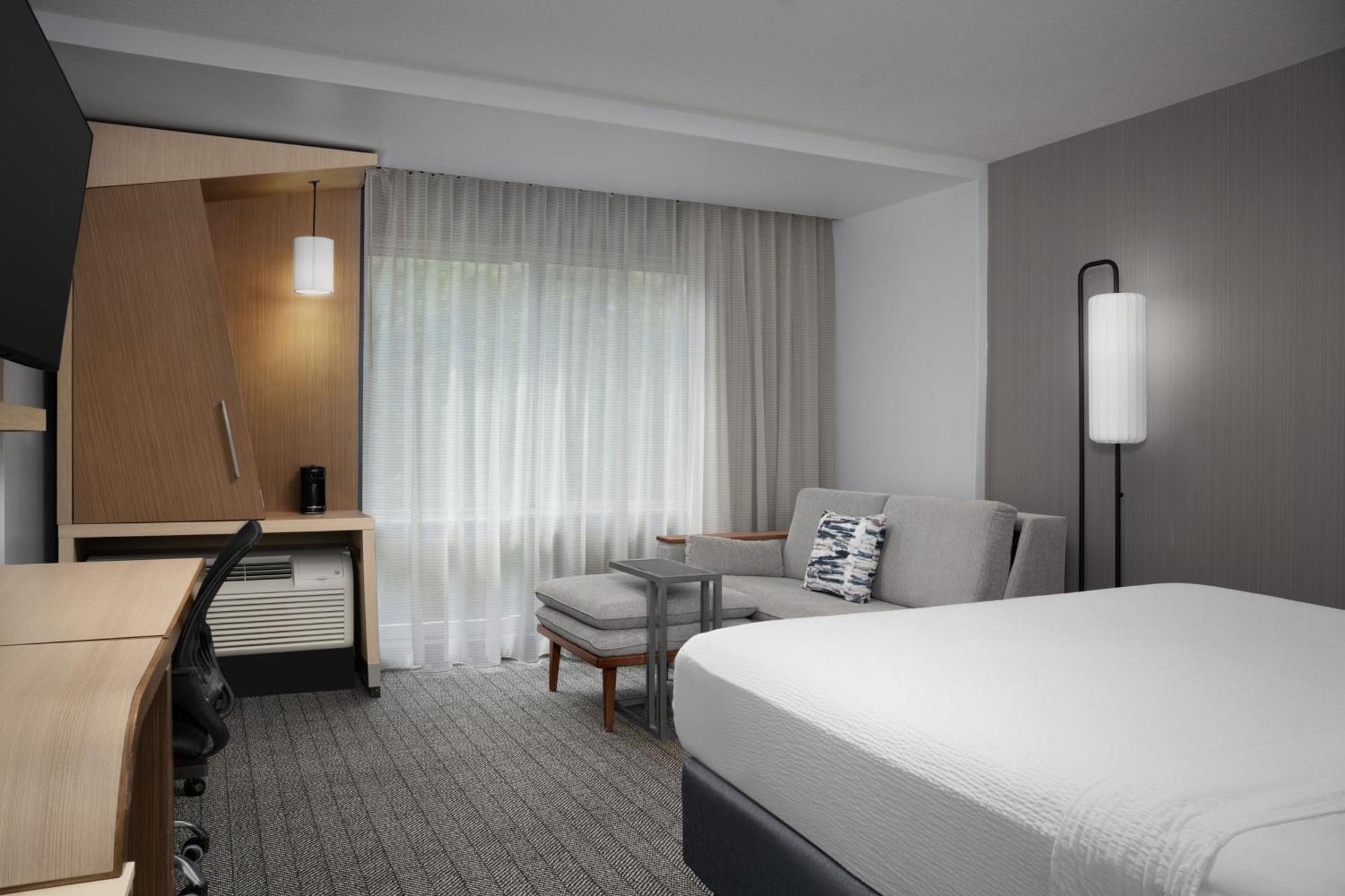 Courtyard By Marriott Philadelphia Bensalem Hotel Buitenkant foto