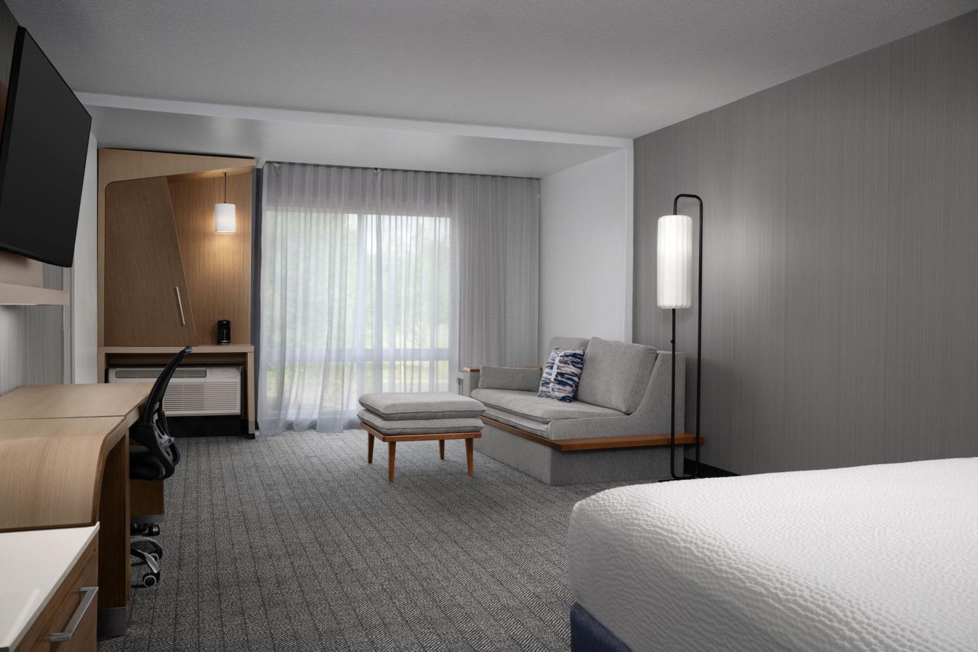 Courtyard By Marriott Philadelphia Bensalem Hotel Buitenkant foto