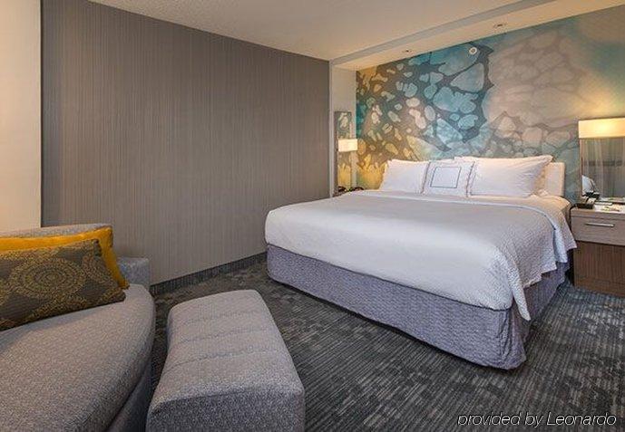 Courtyard By Marriott Philadelphia Bensalem Hotel Buitenkant foto